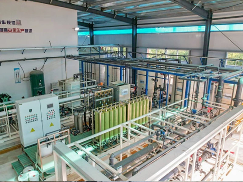 Treatment of concentrated liquid from domestic waste landfills