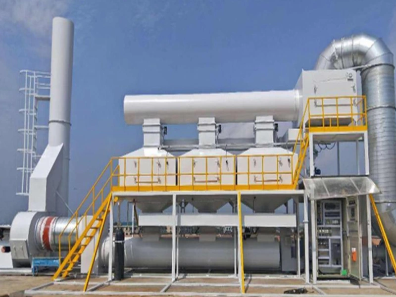 Activated carbon adsorption device